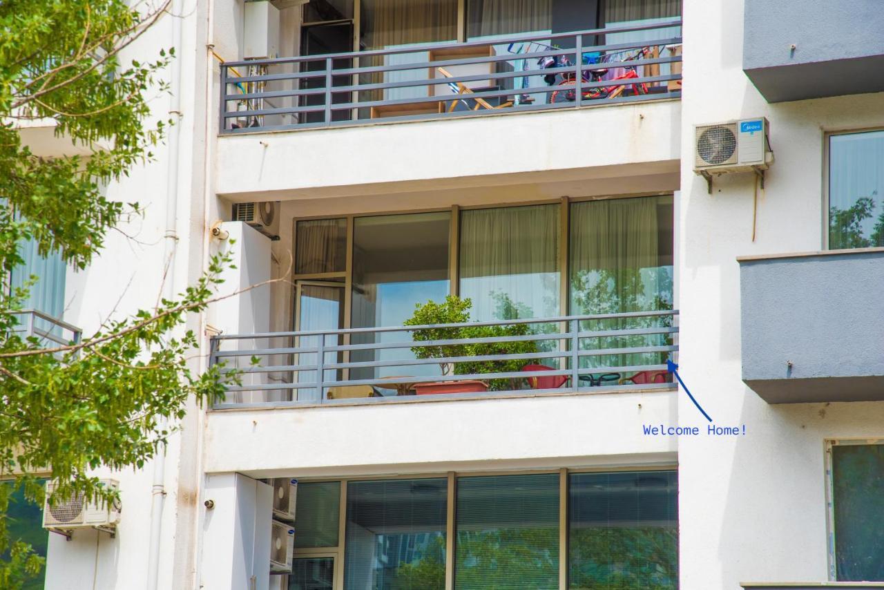 Tbilisi Apartment Tennis Court Exteriör bild