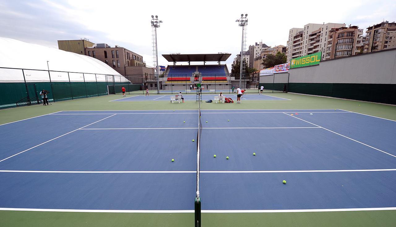 Tbilisi Apartment Tennis Court Exteriör bild