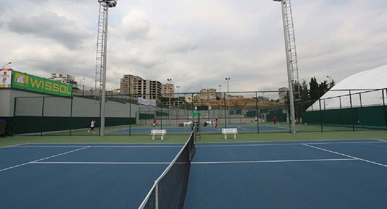 Tbilisi Apartment Tennis Court Exteriör bild